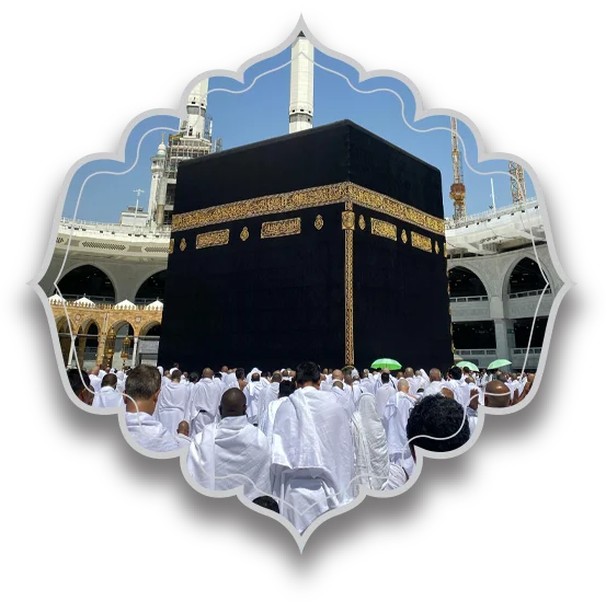 হজ্ব প্রি-রেজিস্ট্রেশন ফর্ম পূরণ করছেন ব্যক্তি